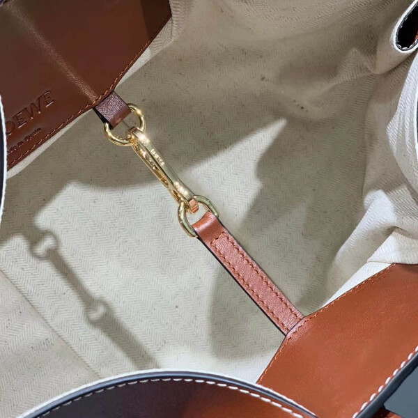 ロエベ スーパーコピー ブローチロエベ ラピスタル 偽物 Small Bag ハンモック タン 387.30.S35